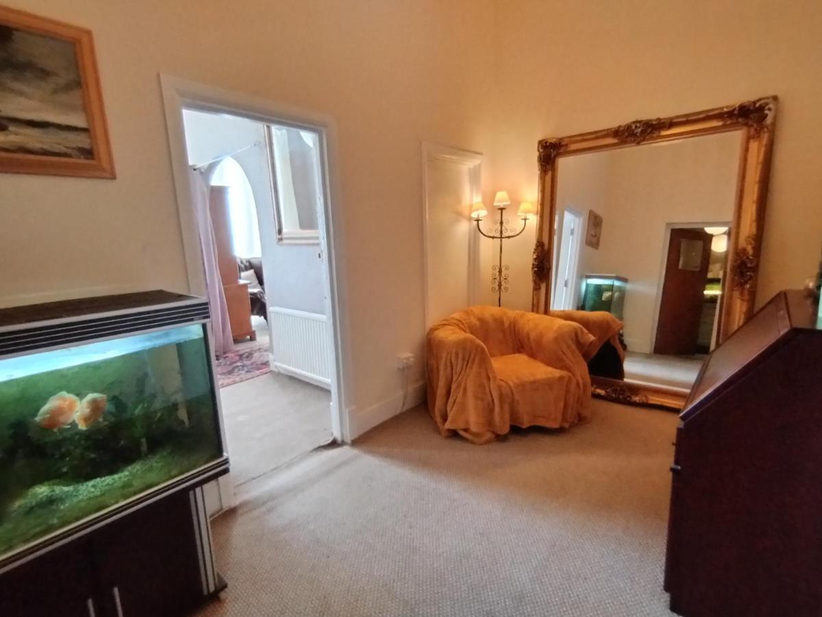 Apartament Studio With Parking Next To Port And Cliffs Dover Zewnętrze zdjęcie