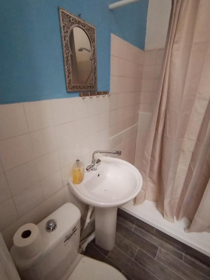 Apartament Studio With Parking Next To Port And Cliffs Dover Zewnętrze zdjęcie